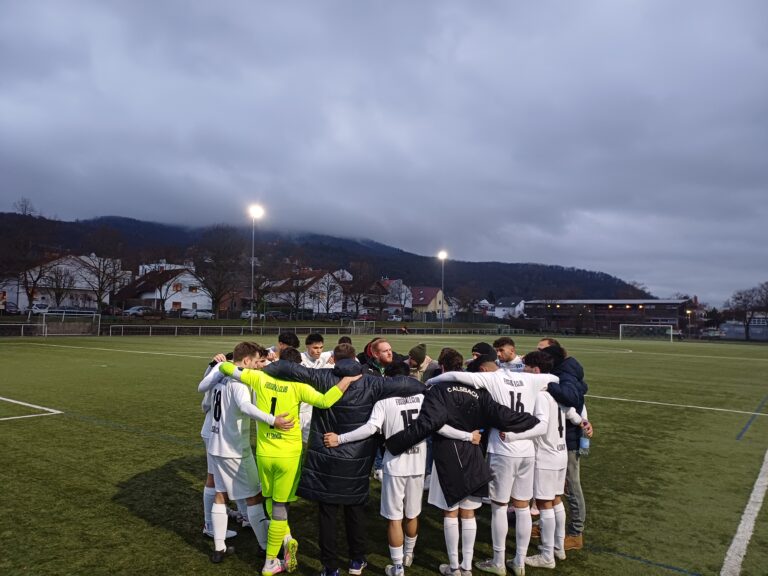 Derbysieg gegen Auerbach und Heimniederlage gegen Ober-Beerbach zum Jahresabschluss