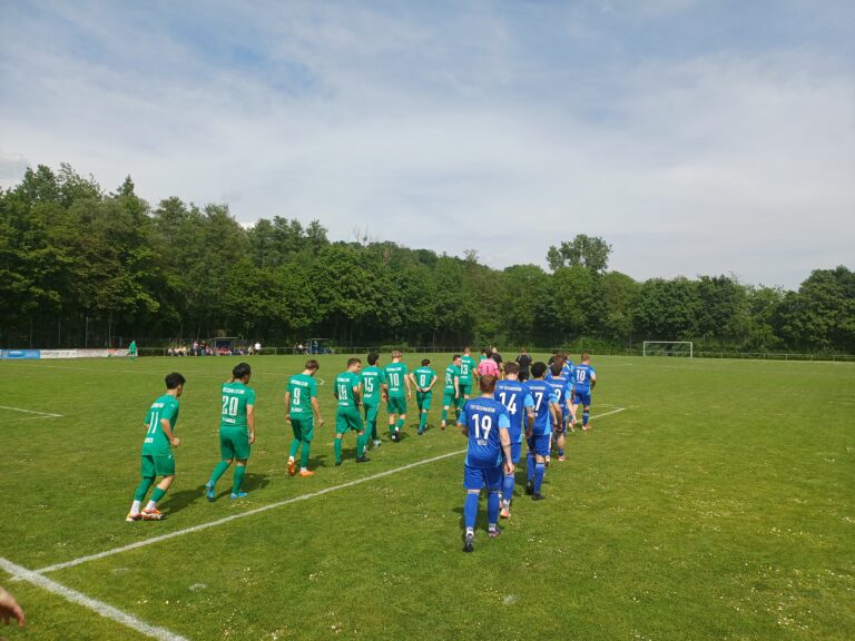 Turbulentes 3:3 in Seckmauern – FCA 1a beendet seine lange Niederlagenserie – FCA-D-Ligateam mit 2:3-Niederlage beim Vorletzten Blau-Gelb