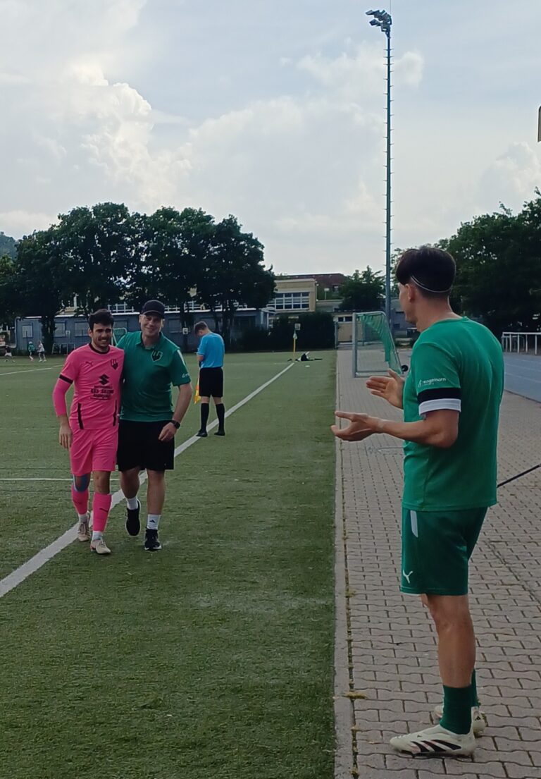 Meisterehrung beim Gegner und Abschiede beim FCA